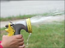 Balance water use hose spray